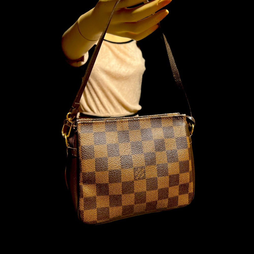 Louis Vuitton Damier Ebene Truth Pochete